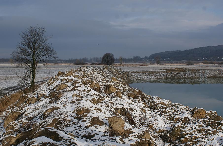 Geotekstylia zastosowano w żwirowni Nieboczowy położonej w obrębie budowanego obecnie suchego zbiornika retencyjnego Racibórz Dolny stanowiącego zabezpieczenie przeciwpowodziowe doliny Odry.