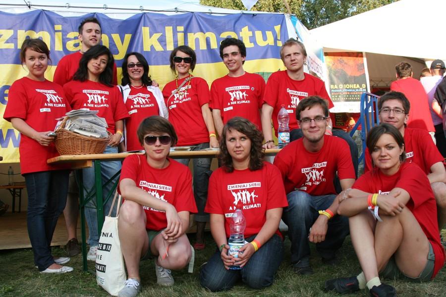 To, poza spałą muzyką, pozytyne yróż Radohead. I być może będze sygłem dla krajoych gazd, że ponny dbać ne tylko o ysok pozom artystyczny ystępó, lecz także mnmalzoać ch skutk dla środoska.