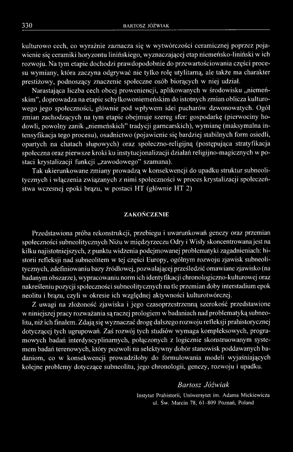 osób biorących w niej udział.