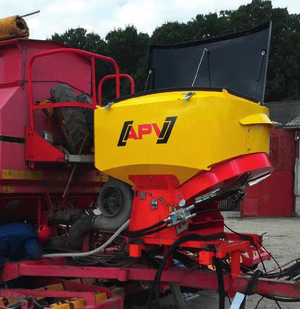 I tak maszyna wyposażona jest w 16 sekcji wysiewających, mocną dmuchawę hydrauliczną, stalowy zbiornik i wiele innych dodatków.