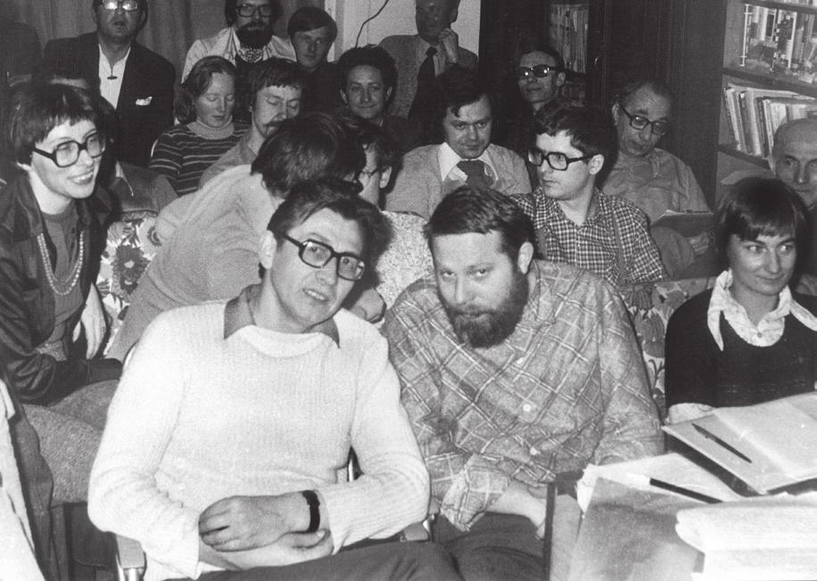 V Spotkanie Ogólnopolskie Rady Rzeczników ROPCiO w mieszkaniu Leszka Moczulskiego. Na pierwszym planie od lewej: Leszek Moczulski i Adam Wojciechowski, Warszawa, 10 XII 1978 r. Fot.