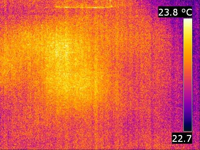 Zastosowanie aktywnej termografii podczerwonej z wymuszeniem mikrofalowym... 61 a) b) c) Rys. 8.