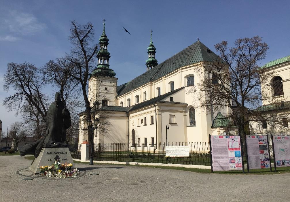 Atrakcje Dni Otwartych Funduszy Europejskich BAZYLIKA KATEDRALNA Bazylika Katedralna w Łowiczu jest czasem nazywana "Wawelem Mazowsza". Początki kościoła w tym miejscu mogą sięgać XI wieku.