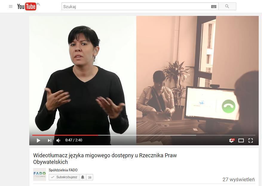W przypadku dostosowywania filmów, które już powstały na potrzeby działalności edukacyjnej i jedynie dodajemy tłumacza powinien być on umieszczony w prawym dolnym rogu.