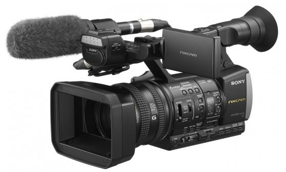 HXR-NX3/VG1 Kamkorder Full HD AVCHD z trzema przetwornikami Exmor CMOS 1/2,8 cala, obiektywem Sony G Lens odpowiadającym 35 mm pełnoklatkowemu formatowi i 40-krotnym zoomem dzięki technologii Clear