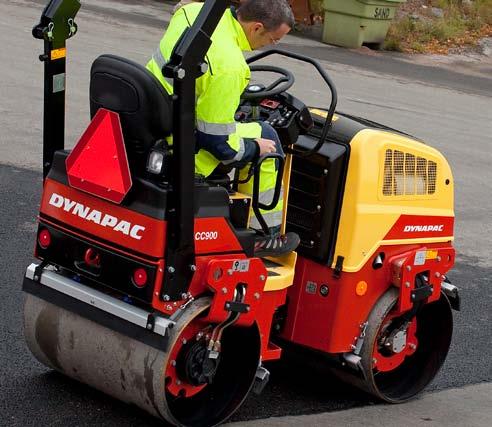 Gama małych walców dwubębnowych do asfaltu Dynapac modele CC800, CC900 i CC1000 służy głównie do prac zagęszczeniowych na niewielkich obszarach, jak chodniki, ścieżki rowerowe, małe drogi i parkingi;