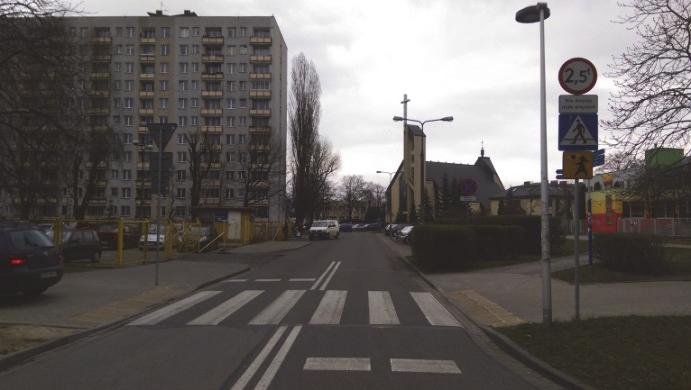 Oznakowanie poziome i pionowe wp ywa na czytelno oraz widoczno przej cia dla pieszych, a co za tym idzie pieszych.