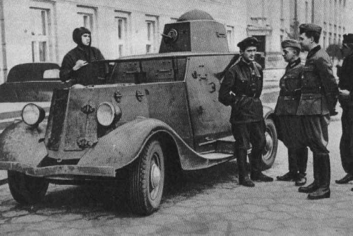 Fot. 1. Radziecki samochód pancerny BA-20, naleŝący do Armii Czerwonej.
