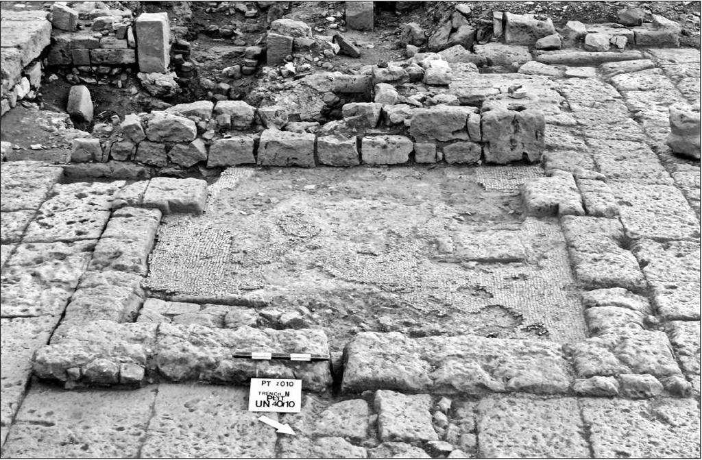 Rectangular pool (impluvium) in the courtyard R 68 (Photo