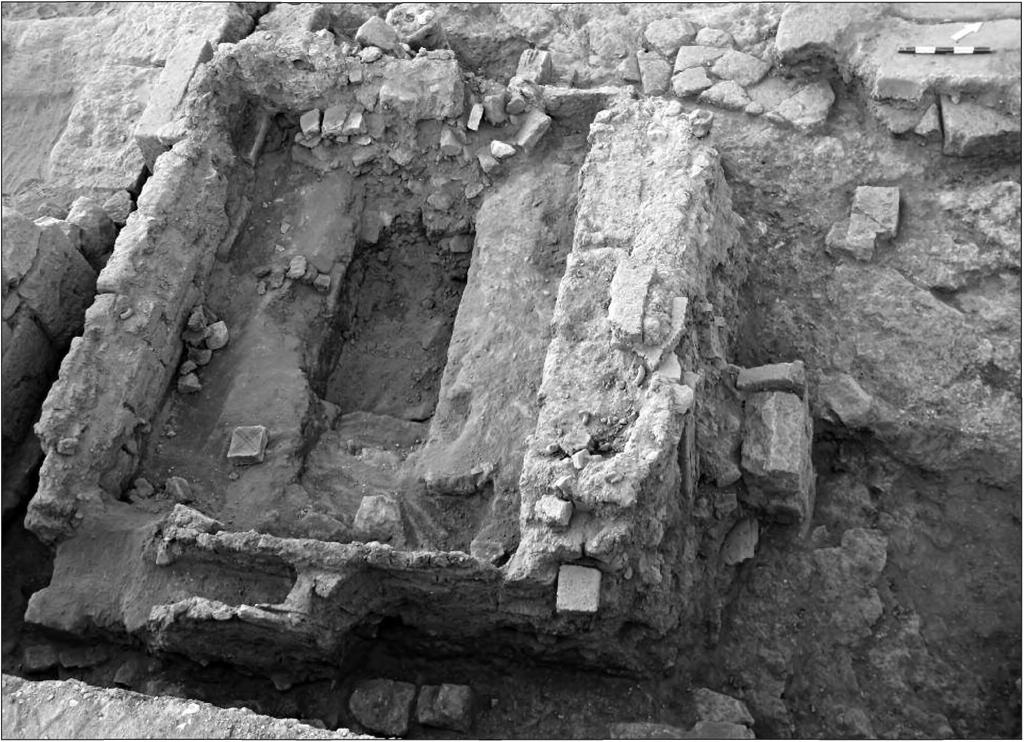 chronology of both features. A preliminary exploration of the cistern (Unit 48/10) brought a huge amount of pottery vessels, also a few complete forms (cf. infra).