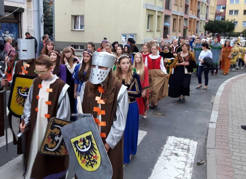 W jubileuszowym 2017 roku w Lwówku Śląskim podczas niemal każdej organizowanej w mieście imprezy podkreślany jest