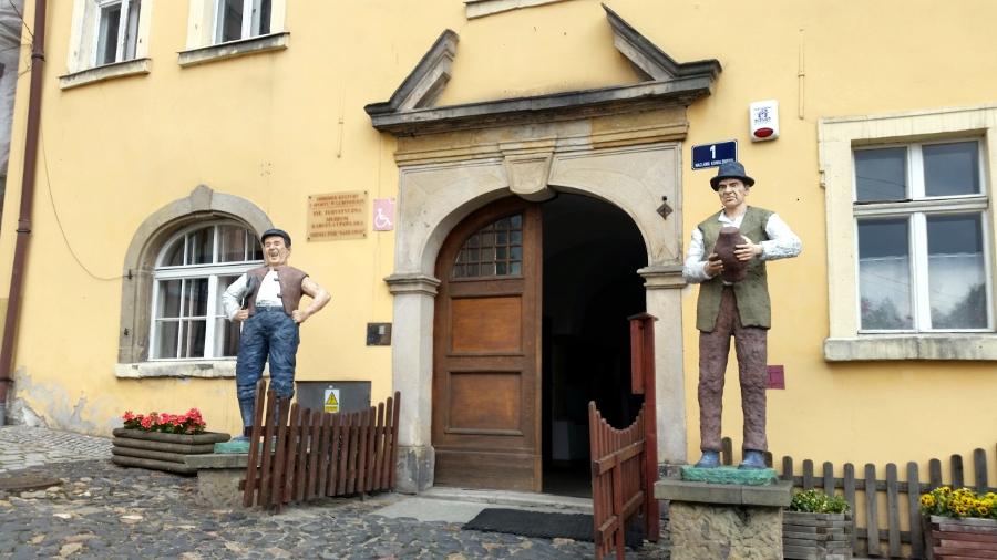 Muzeum Kargula i Pawlaka Wizerunek miasta ociepliła nam wizyta w założonym na cześć głównych bohaterów filmu Muzeum Kargula i Pawlaka.