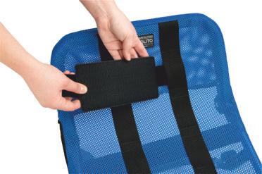 Aby zamontować poduszkę na leżaczku należy: KROK 1. Wymontować stabilizator głowy, pas stabilizujący tułów oraz pasy stabilizujące nogi pacjenta.