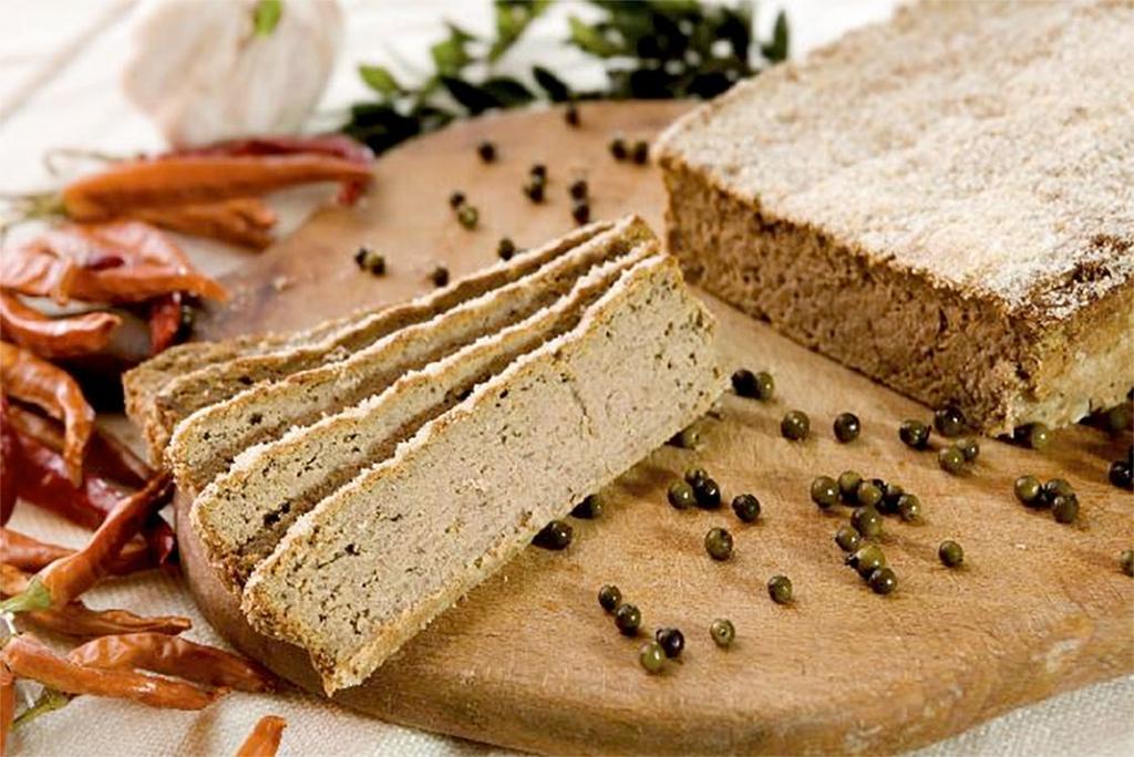 Do wyrobów podrobowych i pasztetów Wędliny podrobowe są to przetwory wyprodukowane z solonych lub peklowanych podrobów, mięsa i tłuszczu, w osłonkach naturalnych, sztucznych lub w formach, z