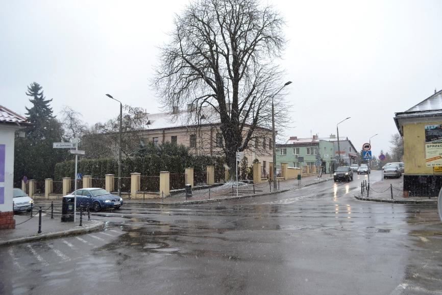 Fotografia 9 Skrzyżowanie ulic Mostowej i Browarnej Źródło: InicjatywaLokalna.pl Stan wyposażenia obszaru rewitalizacji w inf