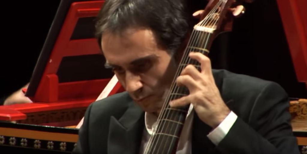 Vittorio Ghielmi to wybitny wirtuoz wioli da gamba, co słychać było doskonale przez cały koncert.