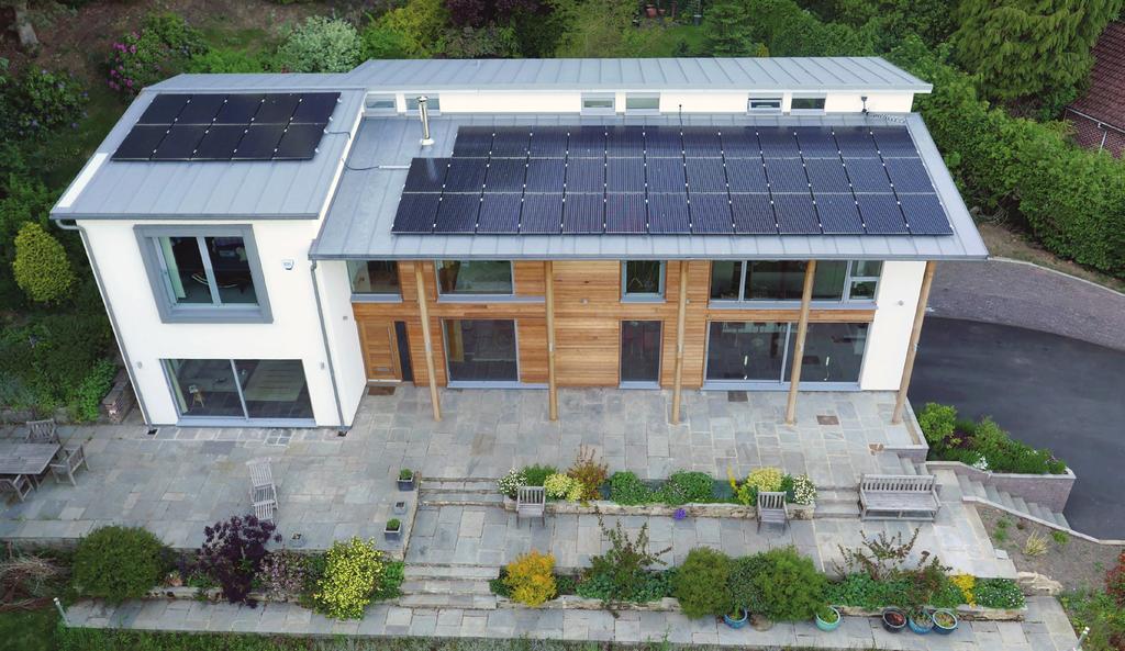 Spis treści 04 Strona o SolarEdge 06 Kompleksowe rozwiązania SolarEdge dla instalacji domowych 08 Zalety SolarEdge: Więcej z każdego modułu 10 Zalety SolarEdge: Niespotykanie wysoki poziom