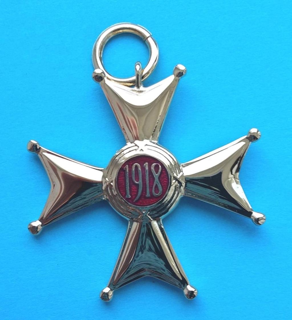 Gwiazda do Orderu Odrodzenia Polski Gwiazda do Orderu Odrodzenia Polski jest srebrzona o średnicy 75 mm z ośmiu pęków promieni.