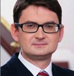 PARAGRAF W SIECI Rubrykę, poświęconą zagadnieniom prawnym w energetyce, redagują: mec. Katarzyna Zalewska-Wojtuś z Biura PTPiREE i mec.