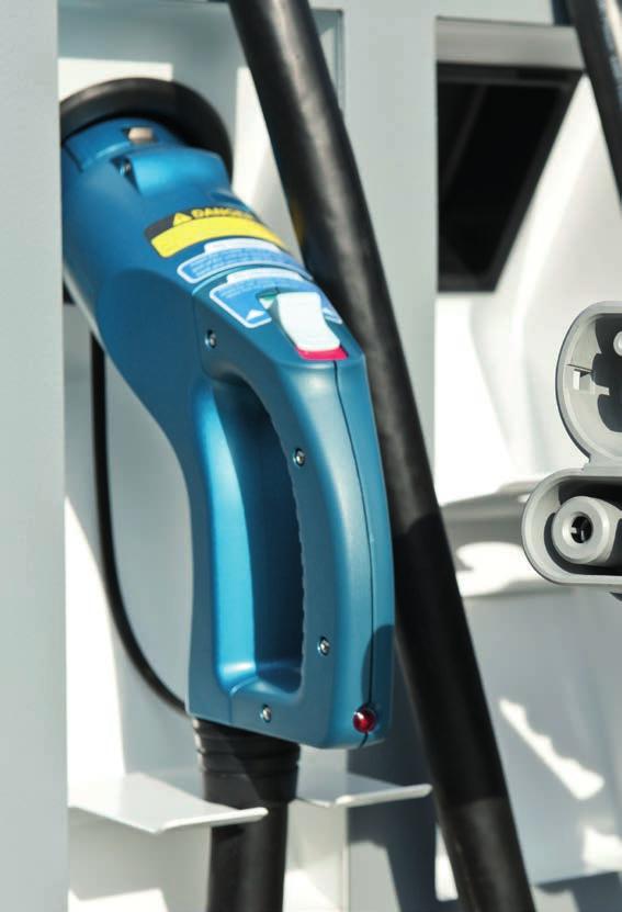 Ekosystem elektromobilności Warunkiem niezbędnym do rozwoju elektromobilności jest stworzenie odpowiedniego ekosystemu, opartego na współpracy następujących podmiotów, instytucji i organizacji: 3