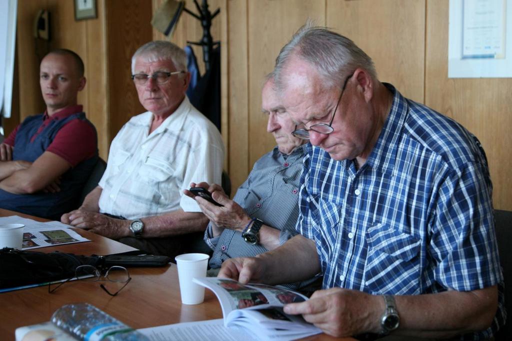 jako ekskluzywnego towarzystwa lansowaną wielekroć przez prof. Zdzisława Adamczewskiego. I w takim towarzystwie warto być.