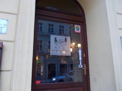 Ratuszowy 23/24 tel. +48 75 64 25 850 www.kurnachata.