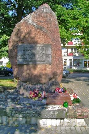 Kościół ewangelicki Kościół ewangelicki został zbudowany w 1827 r., a przebudowany w stylu neoklasycystycznym w 1881 r.