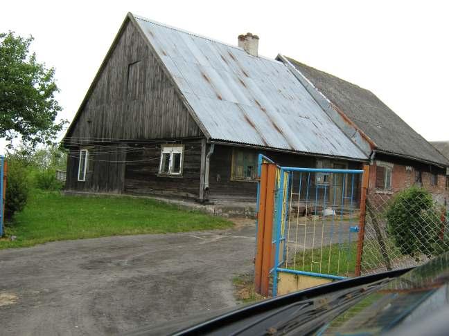 Do dziś zachowało się kila zagród holenderskich i domów drewnianych.