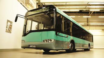 Autobus liczy sobie 20 lat, a jego przebieg można prawdopodobnie liczyć w milionach kilometrów.