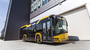 Solaris dla miasta Lienz będzie miał układ drzwi 1-2-0 i pomieści 26 pasażerów na miejscach siedzących, w tym 10 dostępnych z niskiej podłogi.