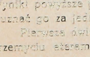 wydzieleniem selenu. Rozkłada się również powyżej swej temp.