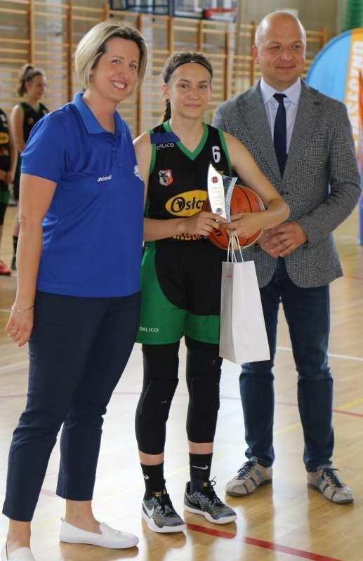 OFICJALNE NAGRODY TURNIEJU FINAŁOWEGO: MVP Maja Pietrzak (MKS Tęcza