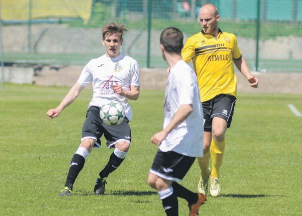 Ostatnie 4 minuty meczu to popis bialczan zakończony wygraną tego fragmentu gry 4:0. Duża zasługa w tym bramkarza Łukasza Adamiuka. W sobotę do bialskiej hali przy ul.