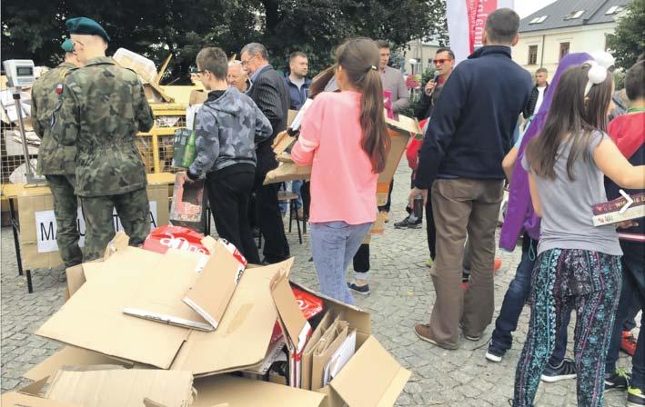 Tygodnik Podlaski 22 września 2017 wydarzenia 5 Makulatura na drzewo po raz szósty Jest nowy rekord.