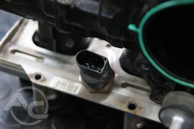 1.3.8 Podłączenie czujnika ciśnienia listwy paliwowej Instalacja gazowa przeznaczona do silników z bezpośrednim wtryskiem wymaga podłączenia czujnika ciśnienia listwy paliwowej.