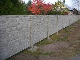 rośliny bylinowe, założono 10 szt/m2, 22 m2; pnącze, założono co 30 cm, około 24 mb.