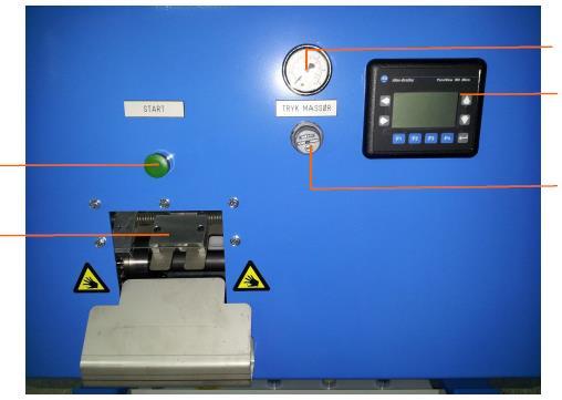 6.2 Panel sterowania Ciśnienie na wałkach masujących Wyświetlacz Rozpoczęcie cyklu produkcyjnego Chwytak skór Regulacja ciśnienia na wałkach masujących Rys.