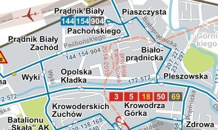 Najbliższe przystanki komunikacji miejskiej znajdują się bezpośrednio przy ulicy Pachońskiego. Pętla autobusowa znajduje się w odległości około 600m w linii prostej.