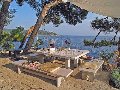 Nowy, luksusowy, willi miejskiej, z ogromnym basenem, zaledwie 10 metrów od morza, na wyspie Korčula.
