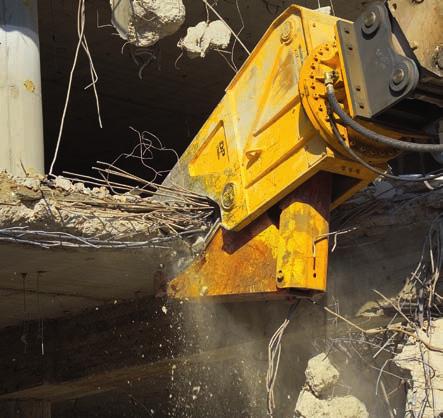 Stosowanie kruszarek wyburzeniowych DP jako uniwersalnego narzędzia w zakresie kruszenia konstrukcji betonowych, zarówno do wyburzania wstępnego jak i wtórnego, obniża koszty inwestycji i