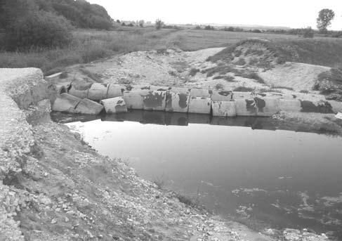 The view of the second broken embankment Pierwsze rozmycie wału przeciwpowodziowego.