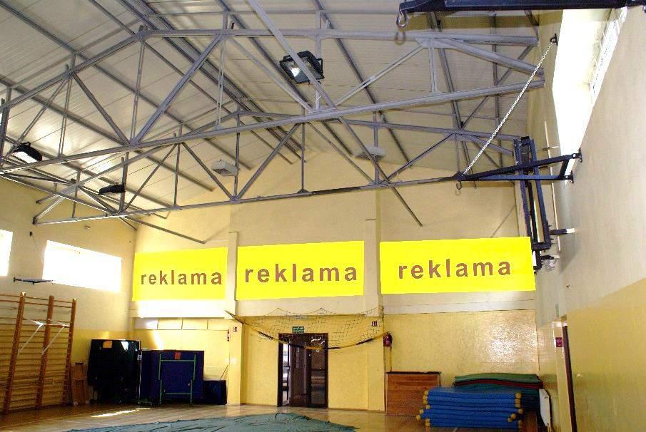 na kratownicy Wymiary 1,2m x 10m Cena 20 zł za m 2 Sala Sportowa Banery