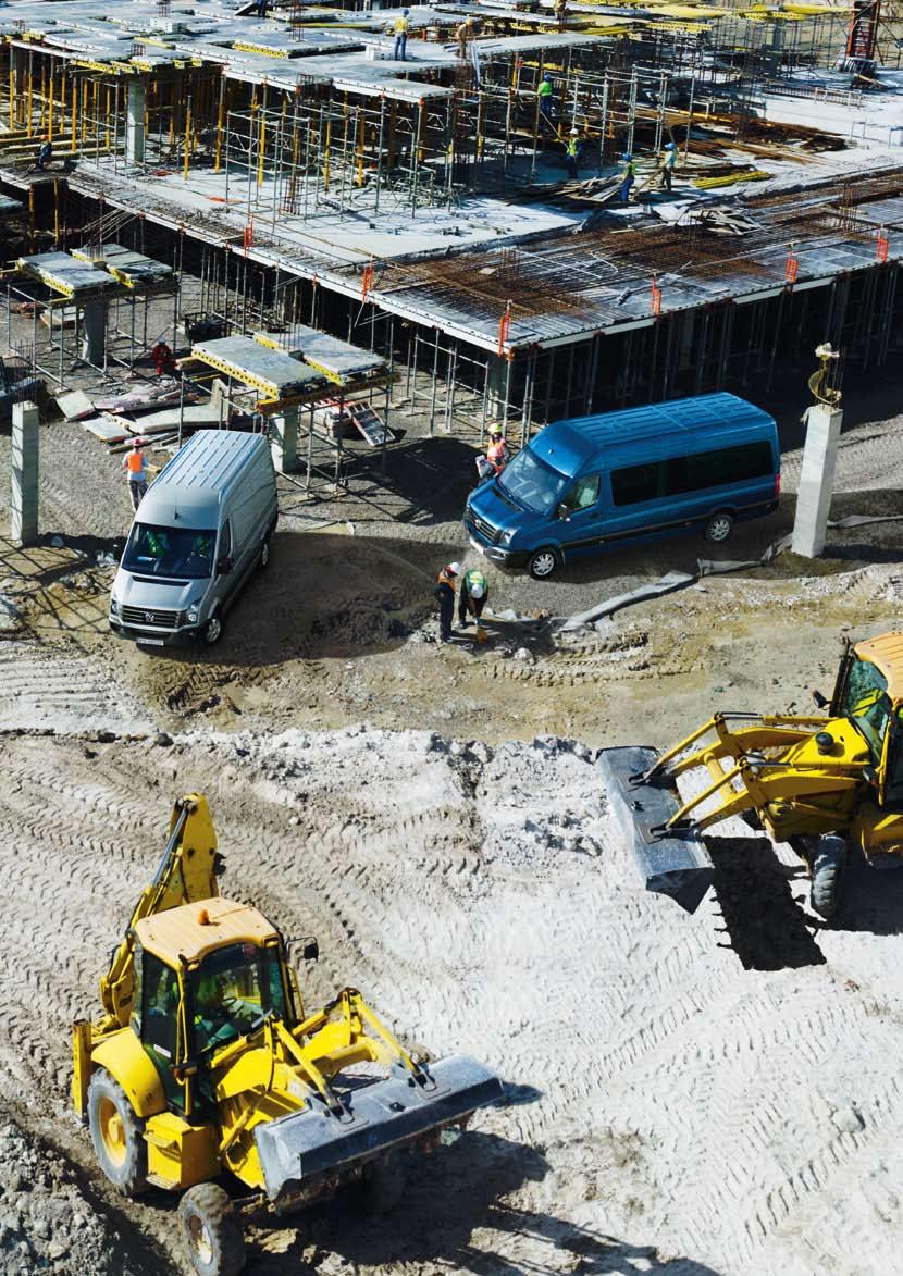 02 Crafter 36 Wyposażenie zewnętrzne i obręcze kół. 38 Wyposażenie wnętrza. 41 Silniki, zawieszenie i skrzynia biegów. 42 Crafter z BlueMotion Technology. 43 Crafter BlueMotion.
