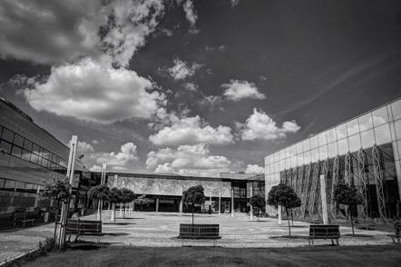 SKILLS BOX CAMP 2017 Obozy piłkarskie organizowane przez Laboratorium Futbolu w jednym z najlepszych ośrodków piłkarskich w Polsce Solpark Kleszczów.