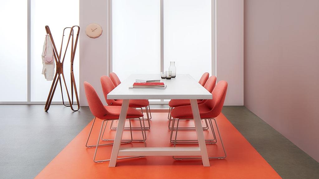 Świat nowych kolekcji Forbo Allura Flex Panele LVT typu loose-lay w formacie bezklejowym Panele o wymiarach: 50x50 cm, 100x20 cm, 120x20 cm oraz nowe rozmiary: 150x28 cm, 100x100 cm oraz 120x20 cm