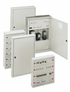 System Moduł 2000 w System Moduł 2000 strona 2 modul 2000 w Schrack info Obudowy z blachy stalowej zbudowane ze stabilnych profili zagi nanych Obudowy natynkowe, podtynkowe i maskowe, indywidualnie