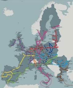 POLSKIE PORTY W EUROPIE 4 porty o podstawowym znaczeniu dla gospodarki: Gdańsk Gdynia Szczecin Świnoujście należą do bazowych portów europejskich (razem około 100 portów) są w europejskim