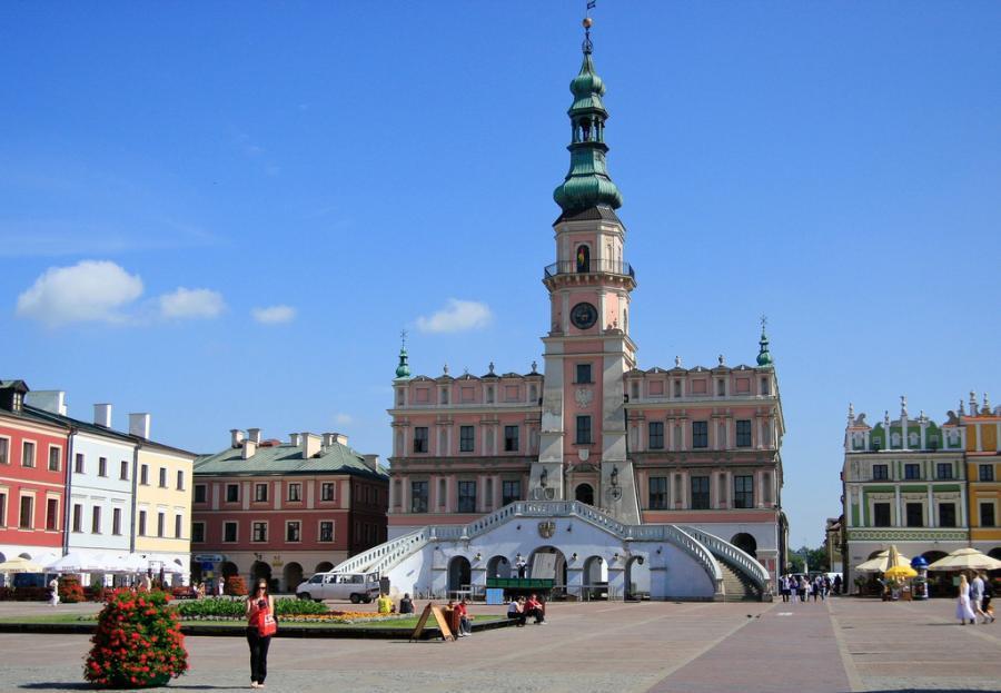 Stare Miasto w Zamościu (od 1992r.) Miasto zostało założone w XVI wieku przez kanclerza Jana Zamoyskiego, na szlaku handlowym łączącym Europę Zachodnią i Północną z Morzem Czarnym.