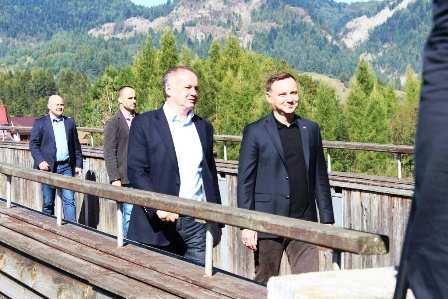 Foto: J.Kurňava Mosty, lávky nespájajú len územia ale spájajú aj ľudí a tým vytvárajú predpoklady pre vzájomnú komunikáciu.
