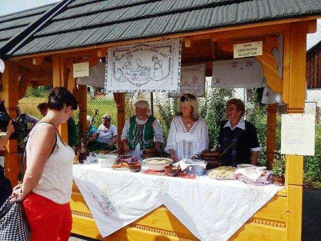 V nedeľu 19. júla 2015 sa v Kluszkowciach uskutočnil XX. ročník ochutnávky regionálnych jedál. Horúčava bola obrovská, ale nálada tiež. Po prvýkrát sa to konalo pod holým nebom.